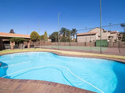3 Bedroom Townhouse For Sale in Benoni - 4WPg.webp