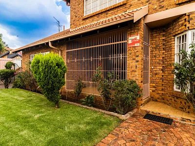 3 Bedroom House For Sale in Springs - img