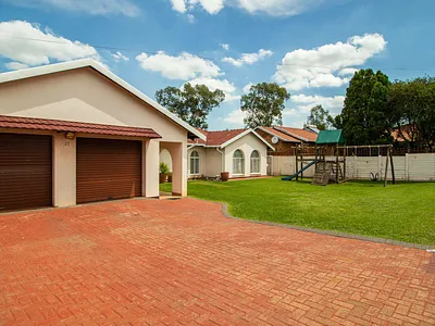 3 Bedroom House For Sale in Springs - gHXe.webp