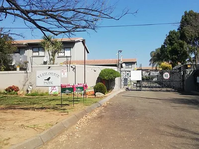 2 Bedroom Apartment For Sale in Benoni - WOo7.webp