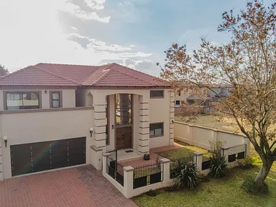 4 Bedroom House For Sale in Boksburg - img