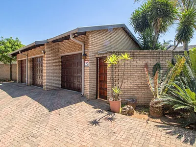 3 Bedroom Townhouse For Sale in Beyers Park, Boksburg - img