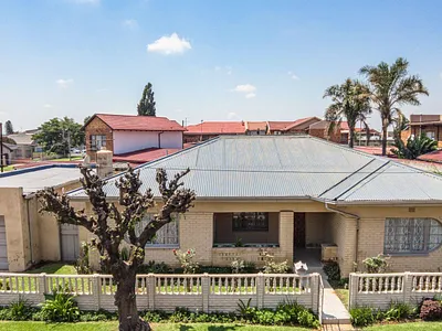 4 Bedroom House For Sale in Benoni - wQxB.webp