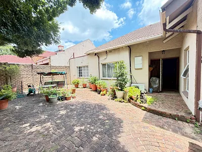 3 Bedroom House For Sale in Benoni - S6YT.webp