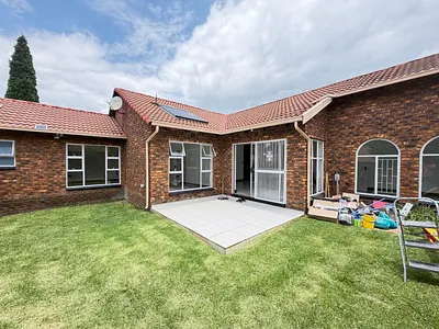 3 Bedroom Townhouse To Rent in Beyers Park, Boksburg - img