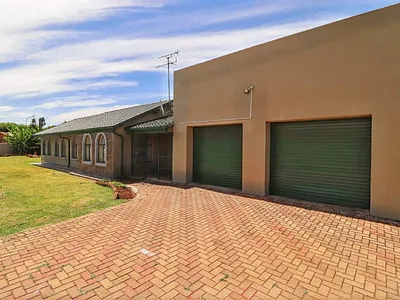 3 Bedroom House For Sale in Bakerton, Springs - img