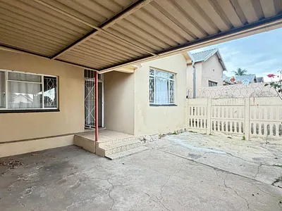 6 Bedroom House For Sale in Benoni - img