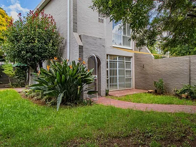 3 Bedroom Townhouse For Sale in Beyers Park, Boksburg - 61JH.webp