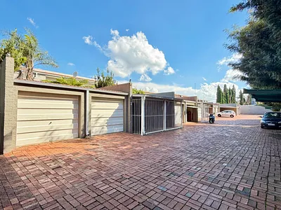 3 Bedroom Townhouse For Sale in Beyers Park, Boksburg - img