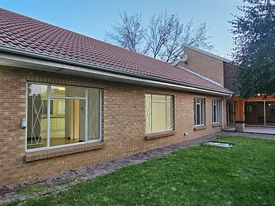 3 Bedroom House For Sale in Vereeniging - 2j3I.webp