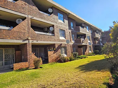 2 Bedroom Apartment For Sale in Vereeniging - YXpD.webp