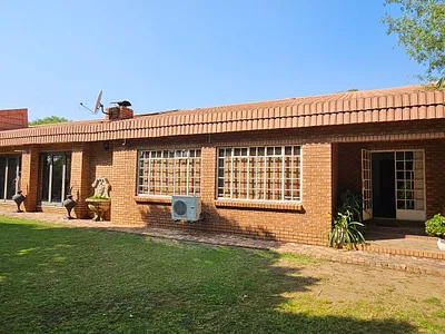 4 Bedroom House For Sale in Vereeniging - img