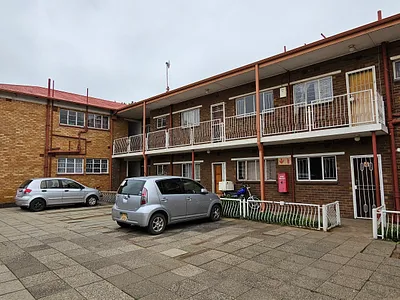 2 Bedroom Apartment For Sale in Vereeniging - s1uP.webp