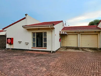 3 Bedroom Townhouse For Sale in Vereeniging - img