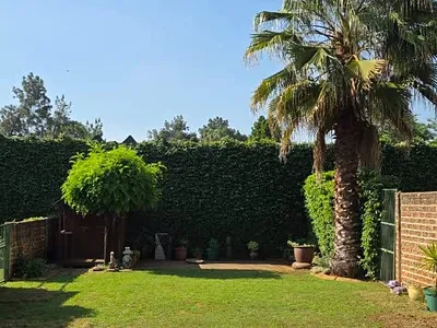 3 Bedroom Townhouse For Sale in Vereeniging - z1fq.webp