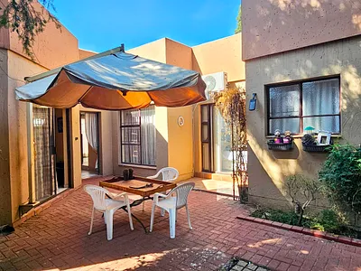 3 Bedroom Townhouse For Sale in Vereeniging - 7Coo.webp