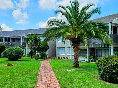 2 Bedroom Apartment For Sale in Vereeniging - img