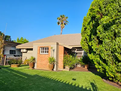 4 Bedroom House For Sale in Risiville, Vereeniging - DyMQ.webp