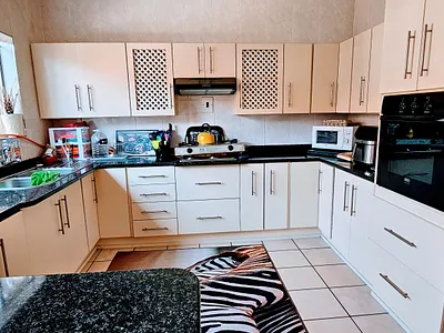 3 Bedroom Townhouse For Sale in Vereeniging - img