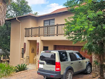 4 Bedroom House For Sale in Risiville, Vereeniging - img