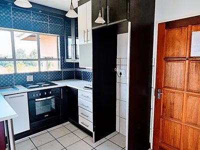 3 Bedroom Apartment For Sale in Vereeniging - img