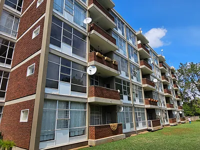 2 Bedroom Apartment For Sale in Vereeniging - vOej.webp
