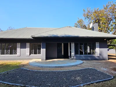 5 Bedroom House For Sale in Vereeniging - 1NNY.webp