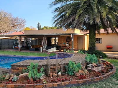 4 Bedroom House For Sale in Vereeniging - 5nxK.webp