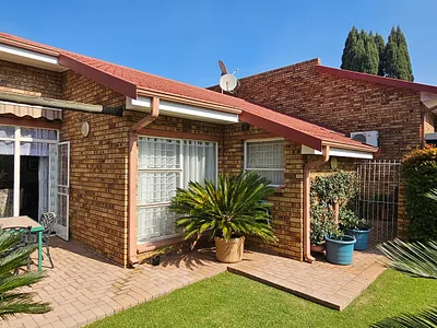 3 Bedroom Townhouse For Sale in Vereeniging - img