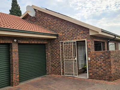 2 Bedroom Townhouse For Sale in Vereeniging - img