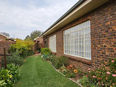 2 Bedroom Townhouse For Sale in Vereeniging - lI20.webp