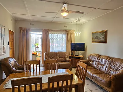 2 Bedroom Apartment For Sale in Vereeniging - fFD5.webp