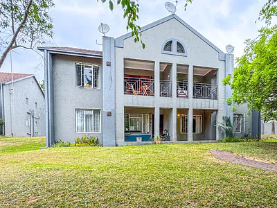 2 Bedroom Apartment For Sale in Sonheuwel, Nelspruit - GnqW.webp