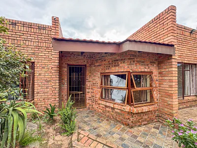 7 Bedroom House For Sale in Nelspruit - img