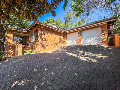 4 Bedroom Townhouse For Sale in Nelspruit - img