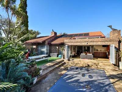 4 Bedroom House For Sale in Pretoria - img