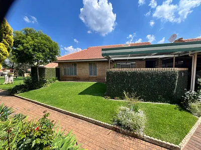 2 Bedroom Townhouse For Sale in Pretoria - F75C.webp