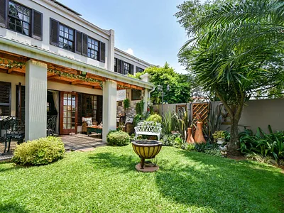 2 Bedroom Townhouse For Sale in Pretoria - RwuW.webp