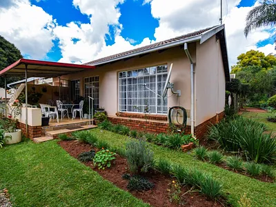 2 Bedroom Townhouse For Sale in Pretoria - bBL2.webp