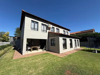 4 Bedroom House For Sale in Pretoria - img