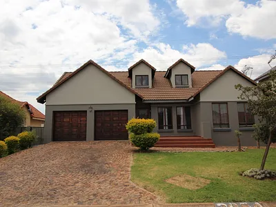 3 Bedroom House For Sale in Centurion - 0Aux.webp