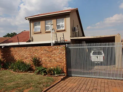3 Bedroom House For Sale in Midrand - drEB.webp