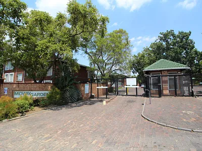 2 Bedroom Apartment For Sale in Midrand - hHj2.webp