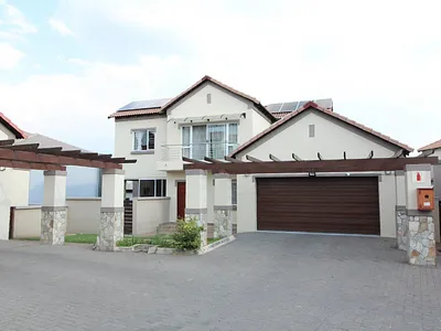 3 Bedroom Townhouse For Sale in Centurion - dCxx.webp