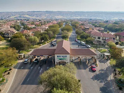 4 Bedroom House For Sale in Centurion - xjAX.webp