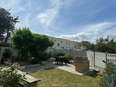 2 Bedroom Apartment To Rent in Blouberg - R0Dw.webp