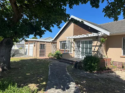 5 Bedroom House To Rent in Milnerton - mtSo.webp