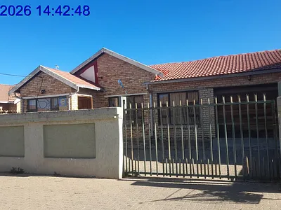 3 Bedroom House For Sale in Bloemfontein - Yh9R.webp