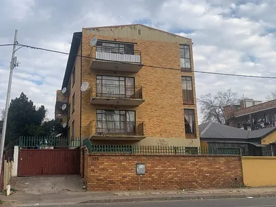 2 Bedroom Apartment For Sale in Johannesburg - sOJT.webp