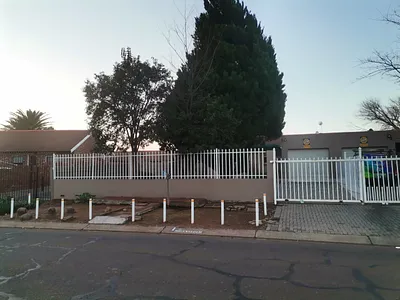 3 Bedroom Townhouse For Sale in Bloemfontein - img